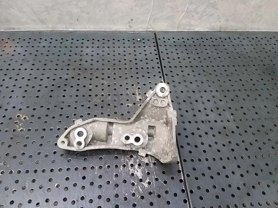 Suport alternator 1.4 tdci ford fiesta 6 av2q10k018aa