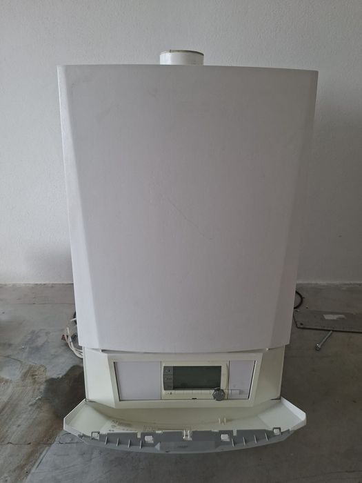Centrala pe gaz Remeha Calenta 15DS