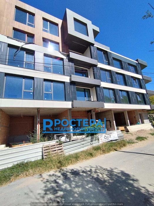 Район Боровец/Тристаен Апартамент с Гараж и Паркомясто!