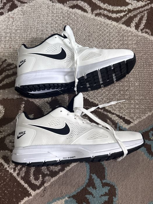 новые Nike кроссовки 44 размер