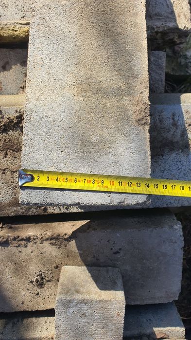 Borduri si stapi beton