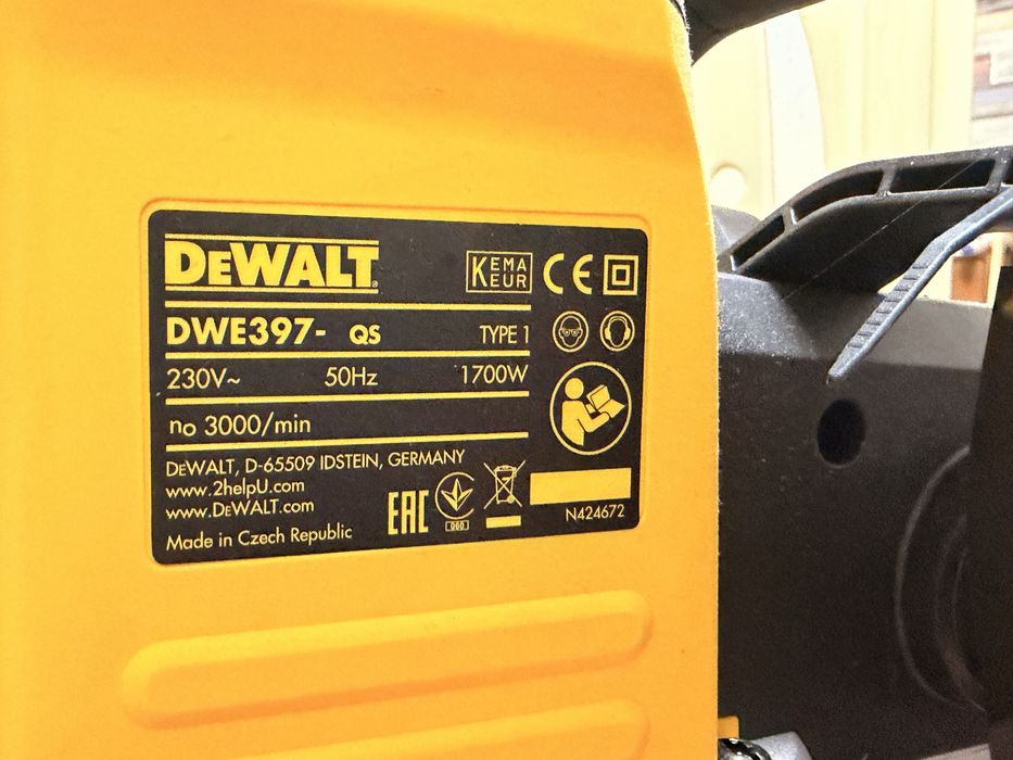 Електрически трион DeWalt DWE399, 1700W, 430мм, тегло 5,5кг
