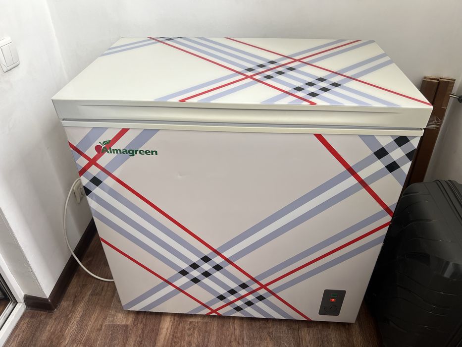 Продам морозильник