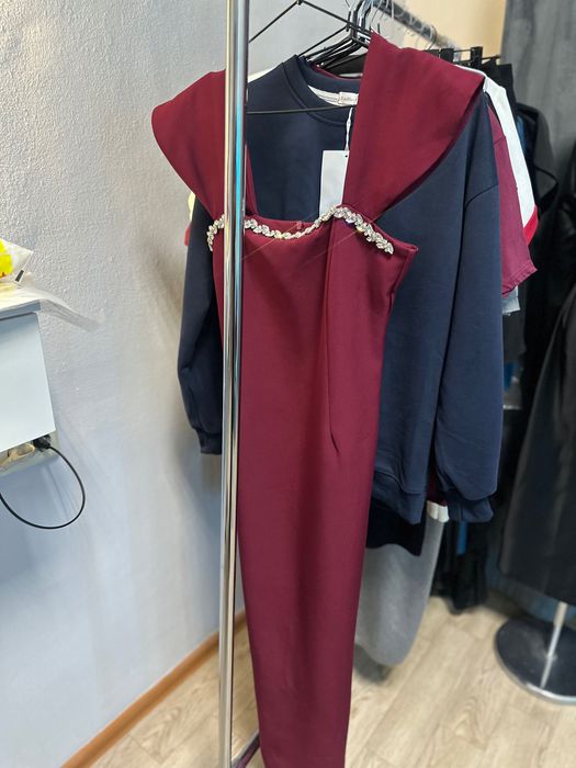 Платья вечернее 44 р