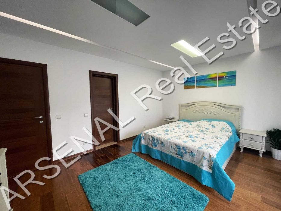 Дава се под наем Четиристаен апартамент в София, в.з. Киноцентъра - 170 кв.м за 1000 € - Снимка #6