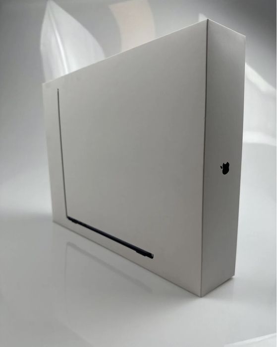 Macbook Air 13,6” M3 512GB 16GB SIGILAT ! Retina XDR Negru Silver