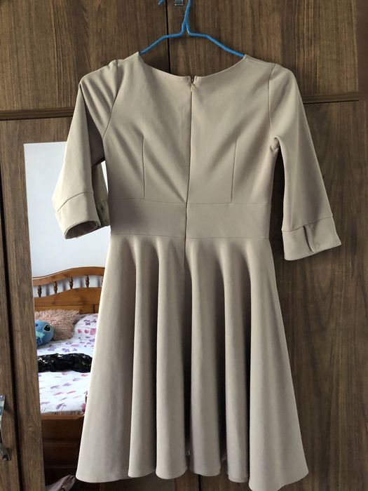 Vand rochie de toamnă