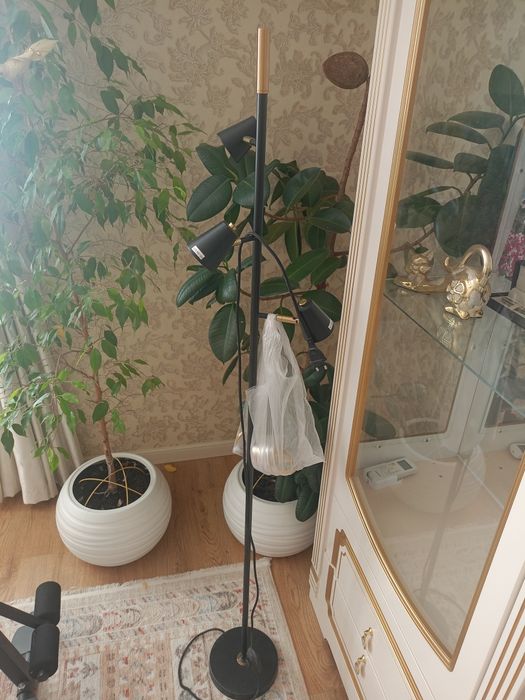 Продам комплект люстра+ торшер