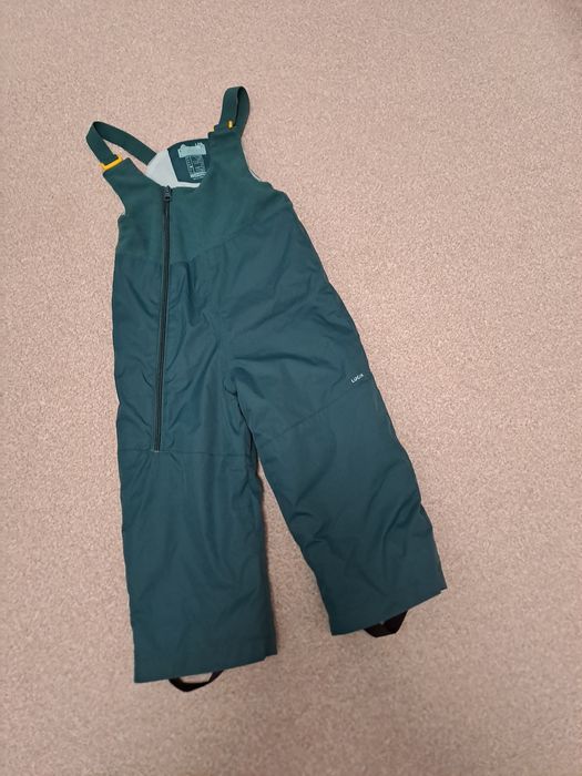 Vând geaca zara de iarna 98 cu puf și pantaloni de iarna 98-104