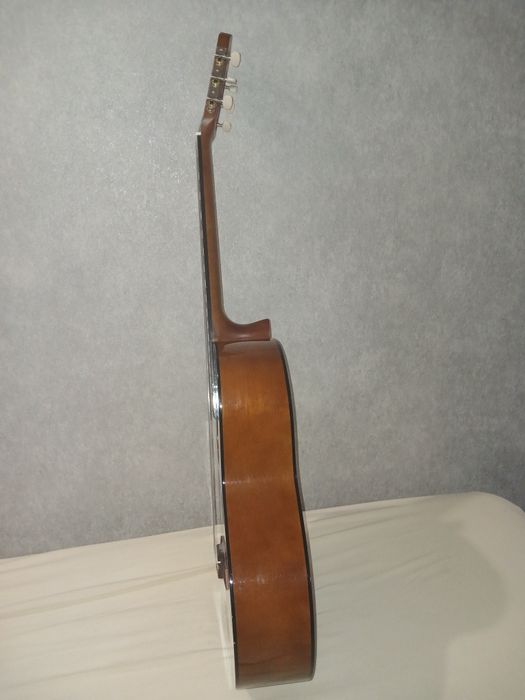 Классическая гитара Yamaha C40.