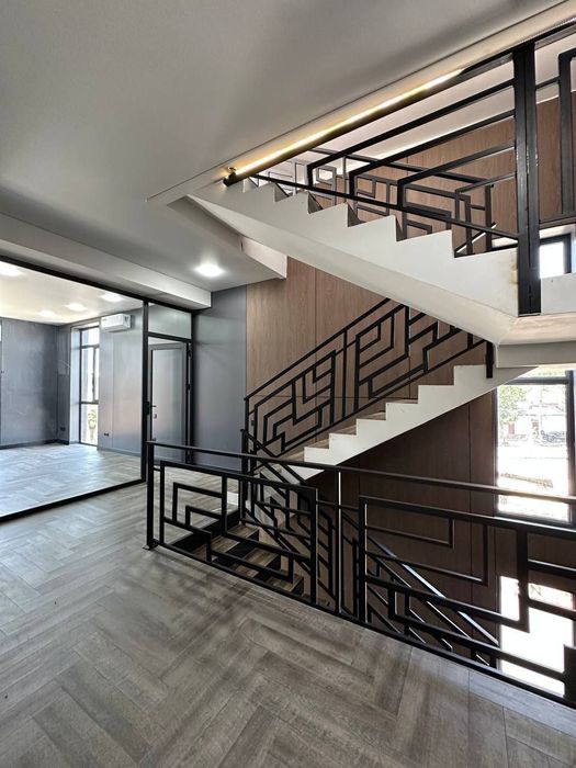 Аренда 3х этажного здания 405м²