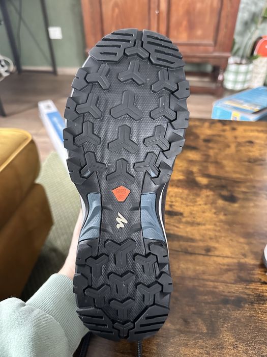 Bocanci, incaltaminte trekking drumetie quechua mh100