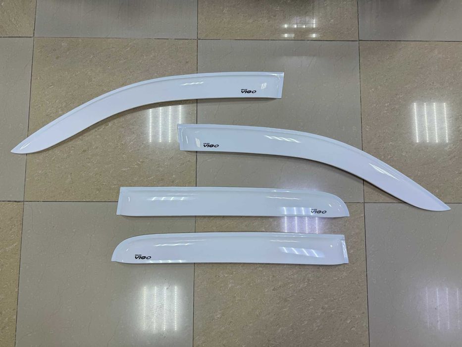 Ветровики на Toyota Hilux