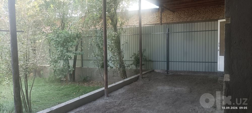 Участка срочна сотилади