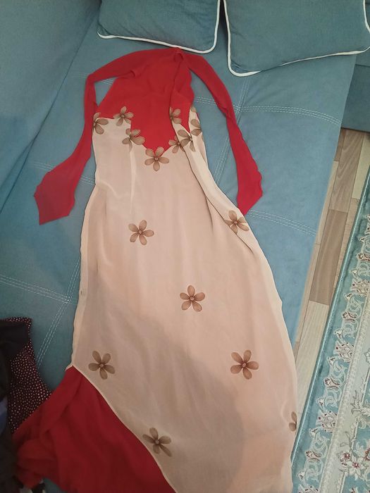 Каждое платье по 2000