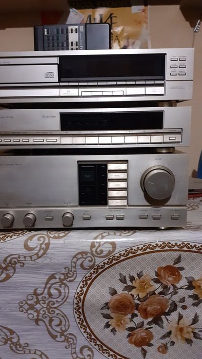 Linie Akai 52 statie si tuner sistem audio