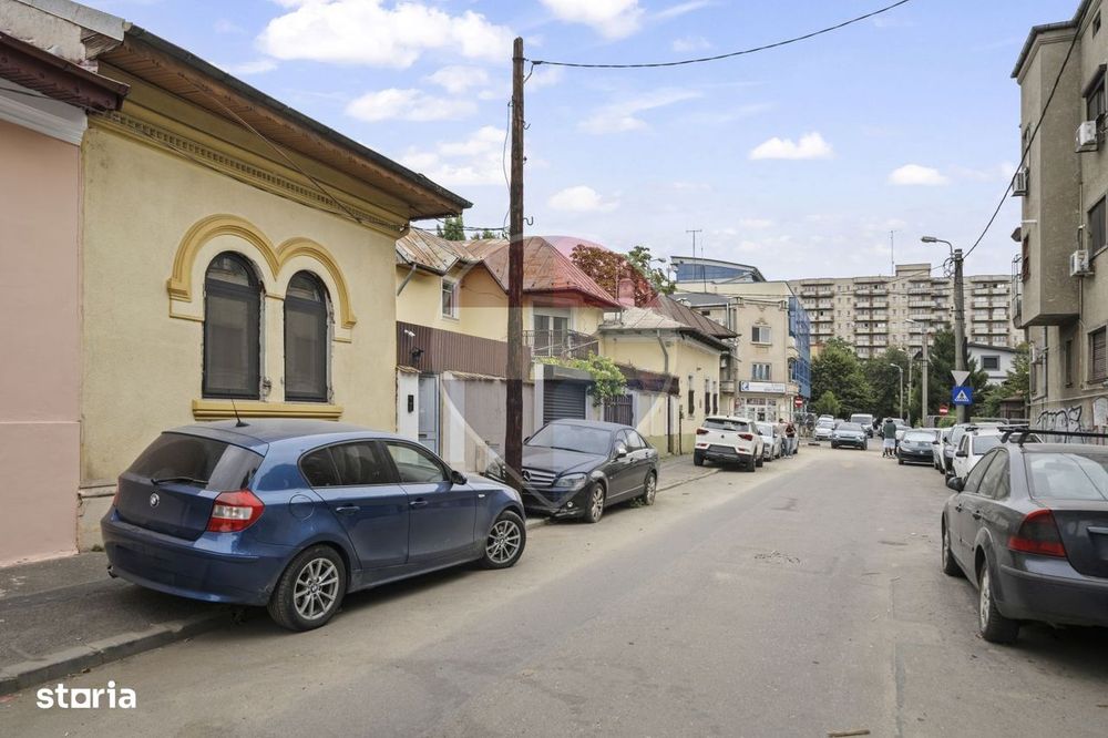 Casă / Vilă cu 7 camere de vânzare în zona Parcul Circului