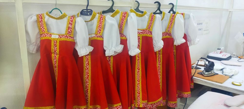 Массовый пошив одежды и текстиля оптом.
