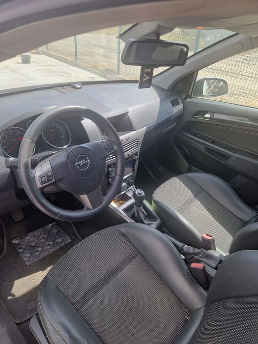 Opel Astra H 1.6 (НА ЧАСТИ)
