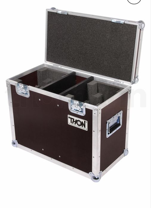 Vând 2 moving head cu case si 4 paruri led  cu case