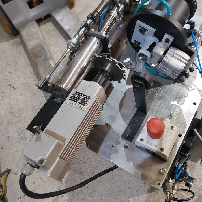 Masina filetat cozi de mop sau de matura