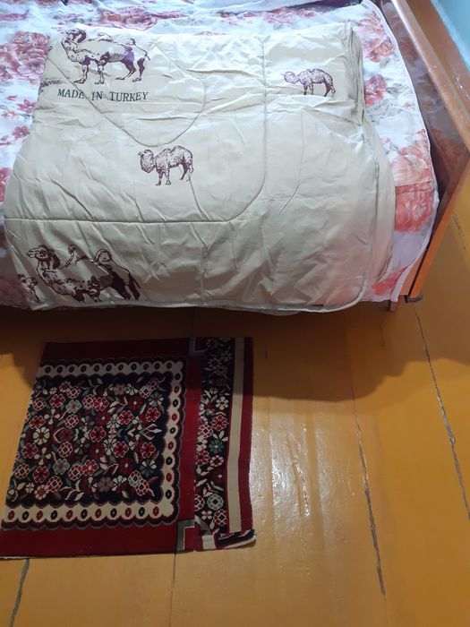 Одеяло пуховые верблюжые и покрывало