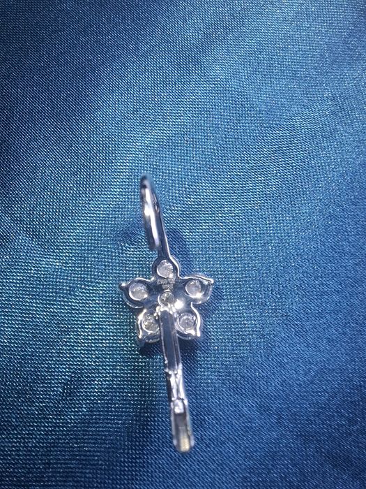Cercei cu moissanite