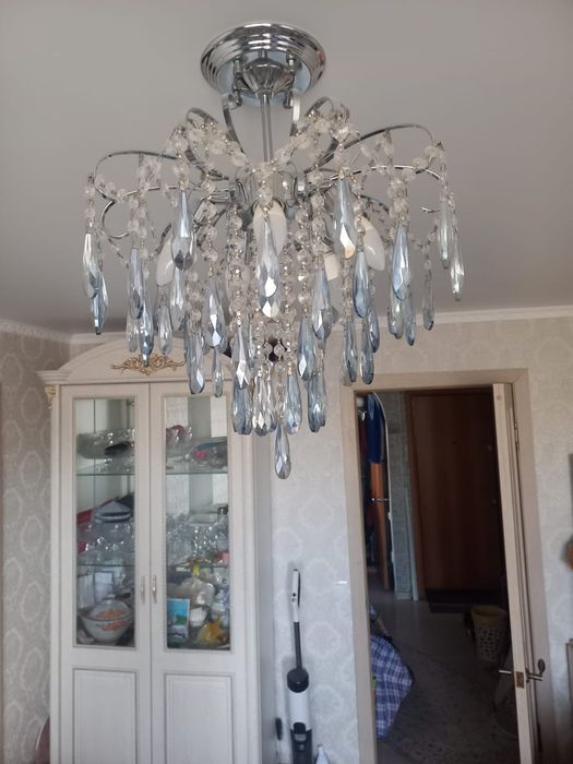 Продам люстру в хорошем состоянии