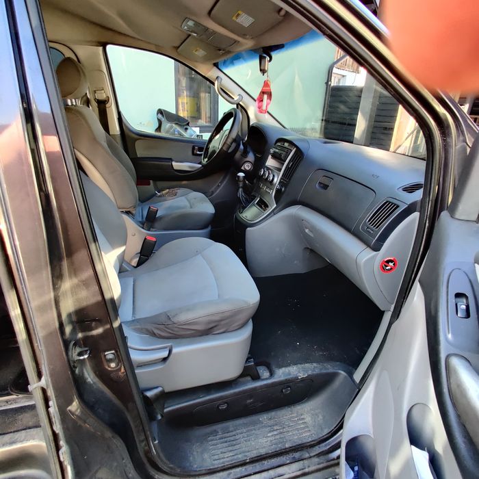Autoturism Hyundai H1   Starex 2,5 diesel  crdi 170 cp 8 locuri
