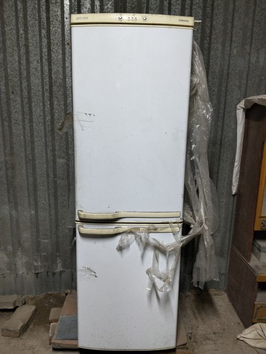 Продам холодильник Самсунг