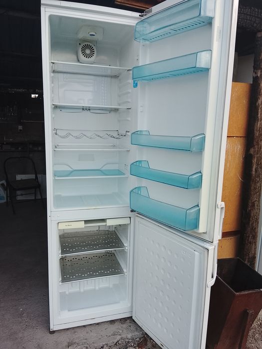 Продам холодильник