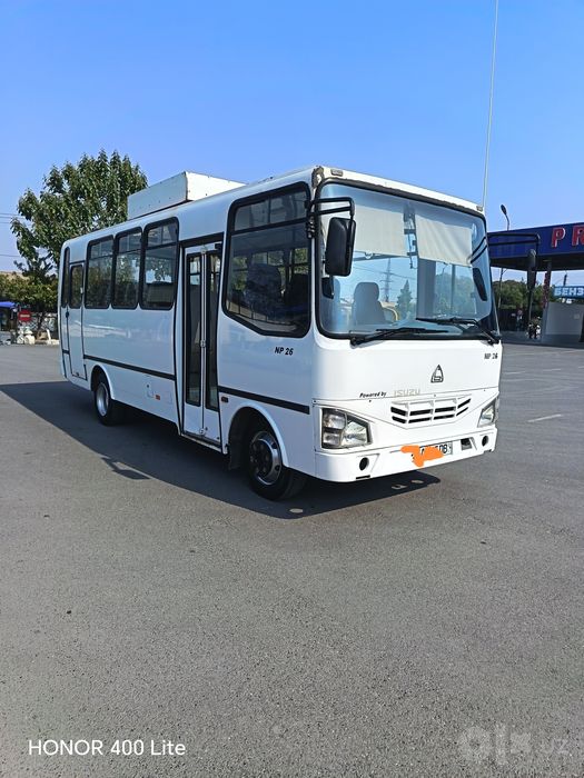 Avtobus isuzu np26