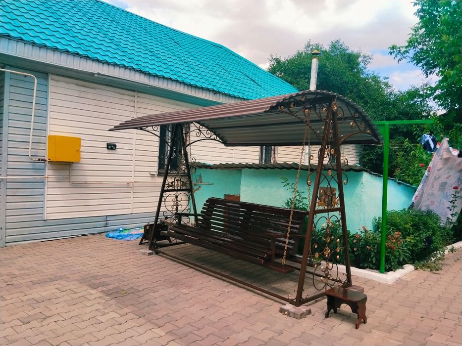 Садовая качеля продам