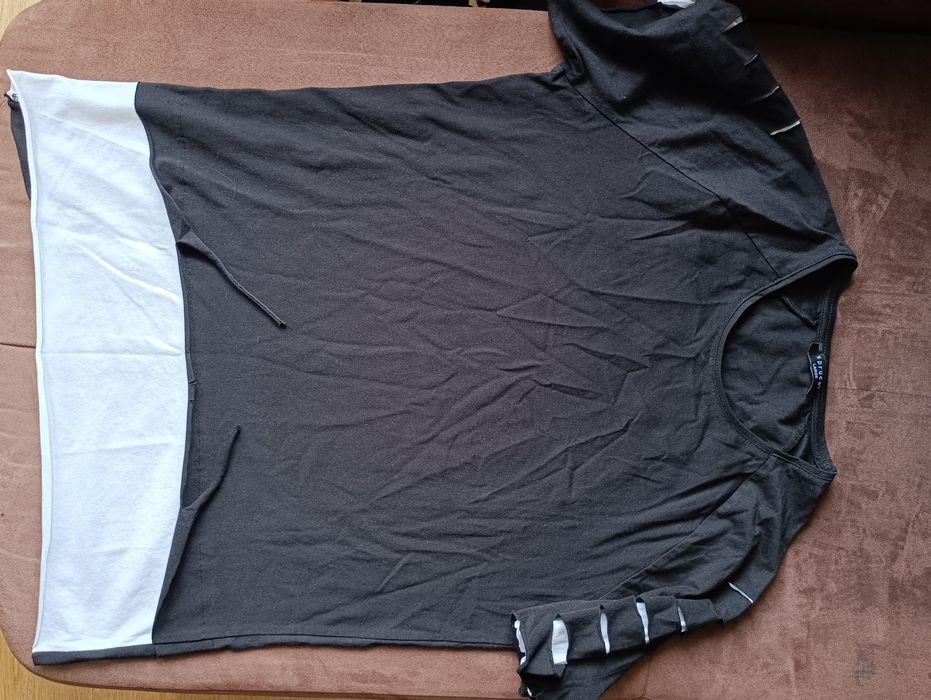 Тениска с накъсан ефект