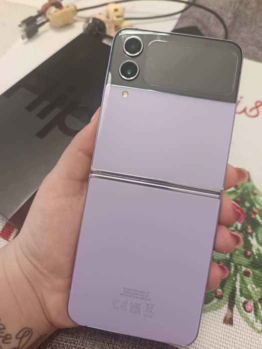 Samsung galaxy z flip 4