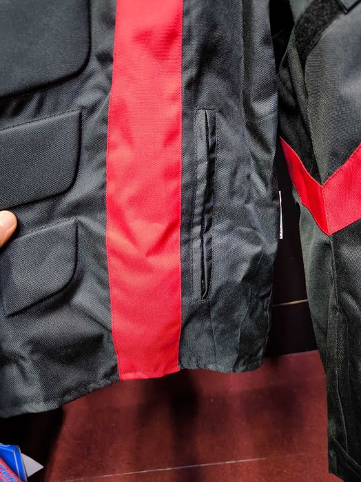 Geaca moto iarna noua, protectii umeri coate, spate, impermeabila