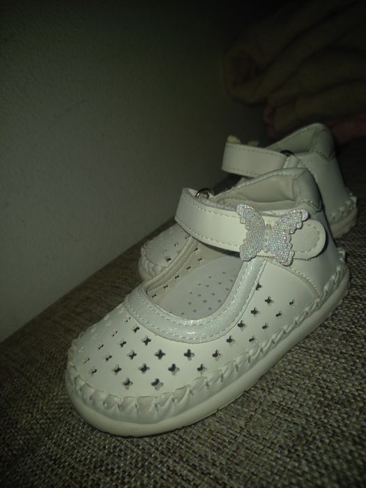 Продам детскую обувь