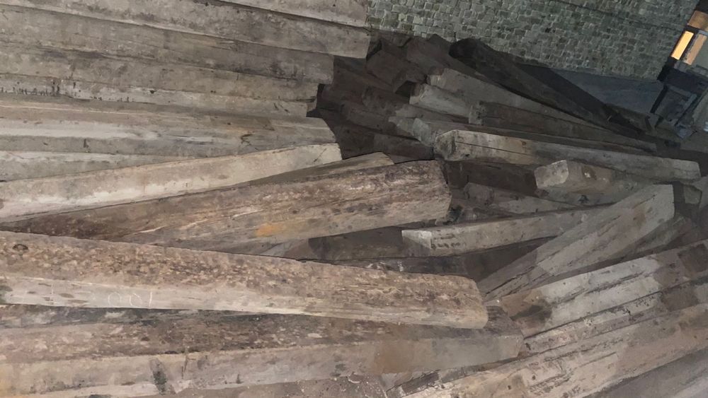 Шпалдар бар ұзын