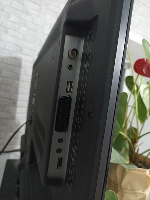 Телевизор Elenberg,