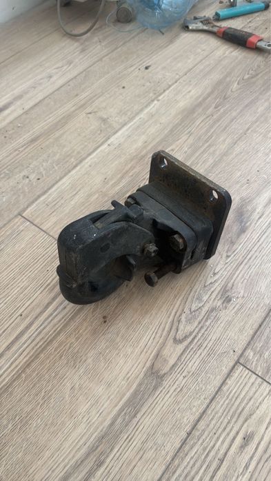 Продам фаркоп на Land Cruiser