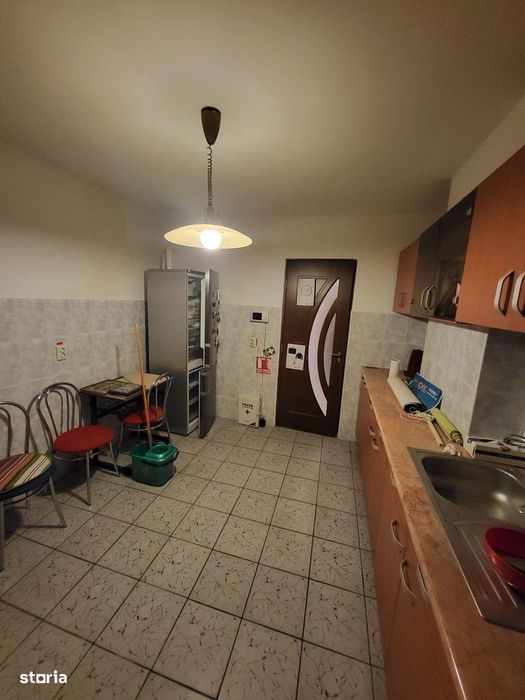 Apartament 3 Camere De Vânzare – Zonă Foarte Centrală, Otopeni — fotografia 3