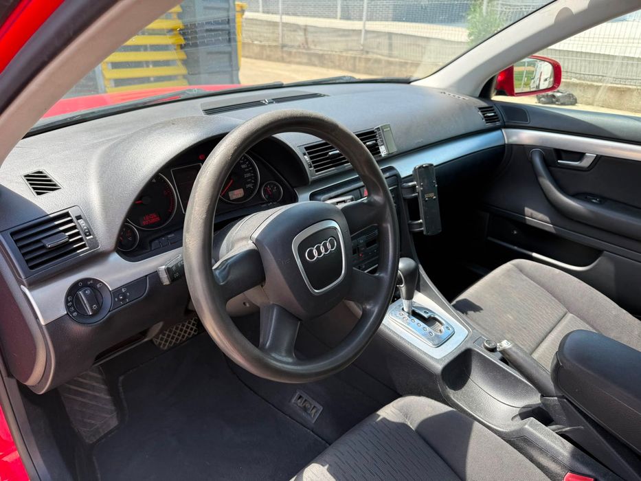 Dezmembrez Audi a4 b7 rosu break 2005 2.0 tdi blb cutie automata GYJ volan stanga