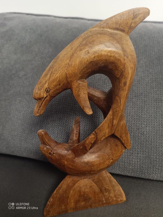 Индонезийска -дървена статуетка два делфина скулптура