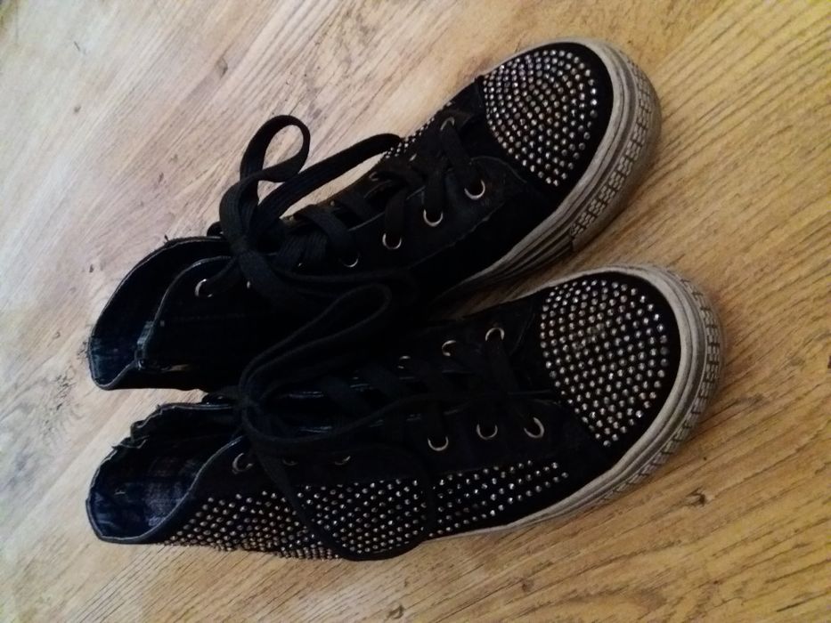 Дамски кецове