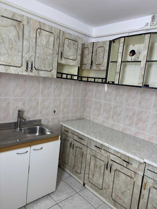 Inchiriez Apartament 3 camere zona Obcini
