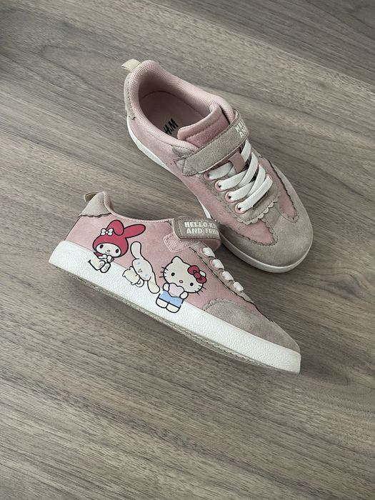 Adidasi fetite H&M