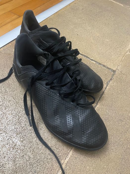 Футболни обувки adidas
