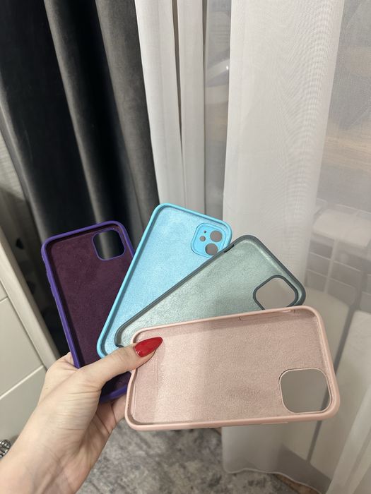 Продам 4 чехла на 11 айфон