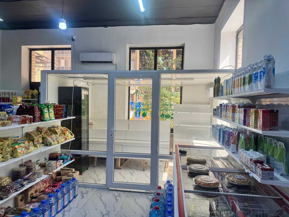 Продаётся пластиковая конструкция