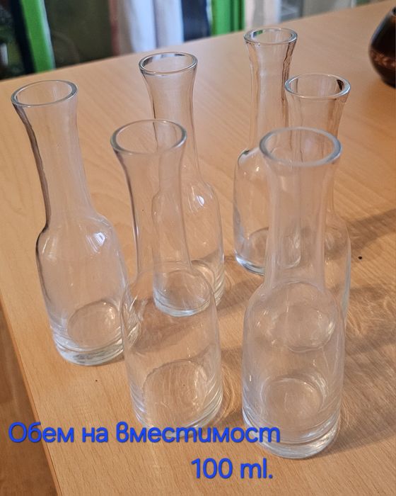 Ючета, захарница стъклена, свещници единия дървен, ваза, сервиз